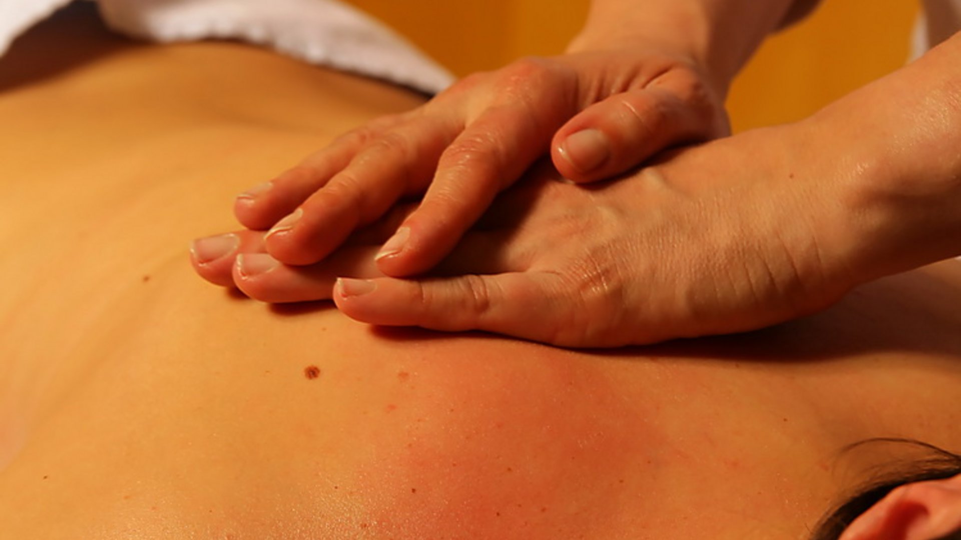 Massagen im Wellnesshotel • Der Grubacher: Biohotel in Gerlos